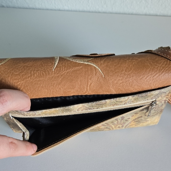 Boho-Western Tan and Brown Women's Clutch - Picture 5 of 9